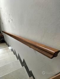 Corrimano in legno massello