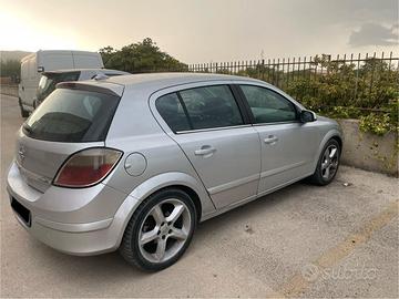 opel astra serie H 