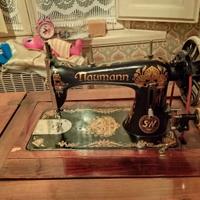 macchina da cucire con mobile