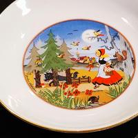 Piatto Cappuccetto Rosso by Barbara Fürstenhöfer