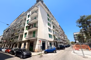 4 LOCALI A MOLFETTA