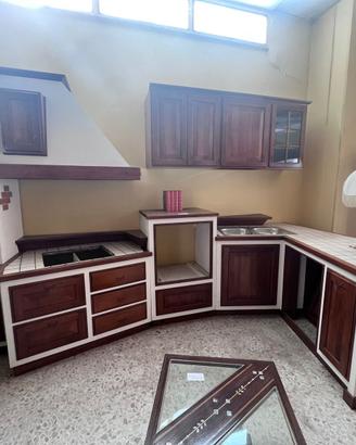 Cucina nuova con penisola