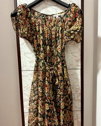 Vestito estivo nero con fantasia floreale