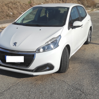 Peugeot 208 1.2 benzina