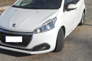 Peugeot 208 1.2 benzina