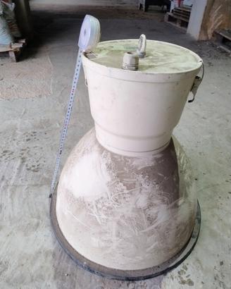 Lampada industriale a campana vintage 