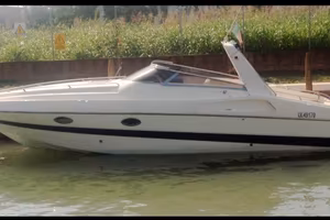 Performance 907 motoscafo barca natante