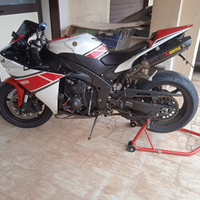 Yamaha R1 big bang