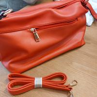 borsetta rossa similpelle