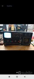 Stereo a cassetta con TV incorporata anni70.