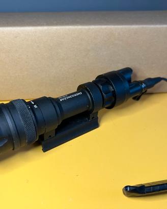 torcia led luce tattica