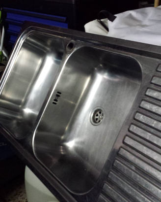 Lavabo da cucina in acciaio