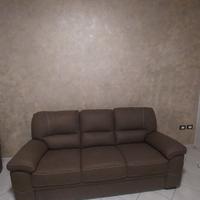 1 divano 2posti 1altro di 3posti