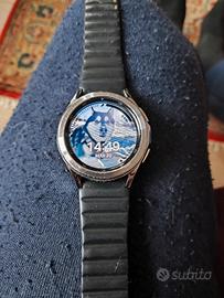 smartwatch Samsung Galaxy 4 Classic.