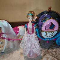 Principessa tipo Barbie con carrozza e cavallo 