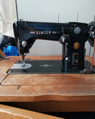 Macchina per cucire Singer 306 m