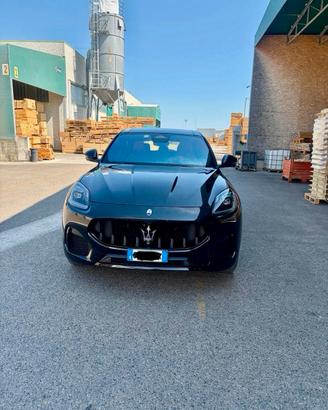 MASERATI Grecale 2.0 330 CV Modena
