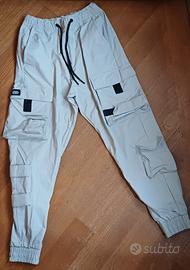 Pantaloni cargo grigi multitasche Bershka