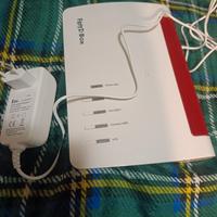 Modem router AVM FRITZ! Box 7590. 