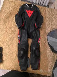Tuta Dainese Laguna Seca/Guanti Dainese Carbon 4