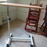 Tavolino ospedaliero con ruote