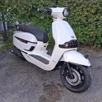 BENELLI/KEEWAY SCOOTER SIXTIES 300cc MOT. PIAGGIO