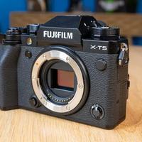 Fuji X-T5 fujifilm in Garanzia ufficiale