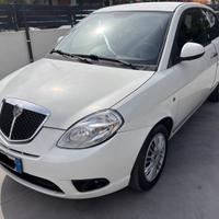 Lancia y 1.4 8v gpl