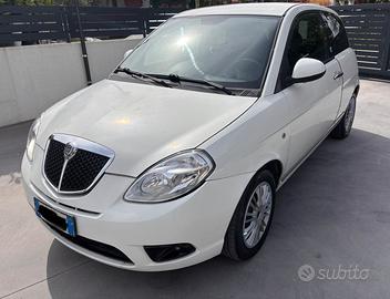 Lancia y 1.4 8v gpl