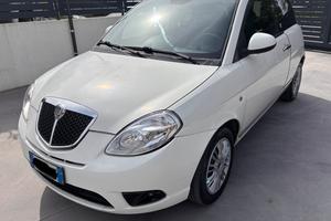 Lancia y 1.4 8v gpl
