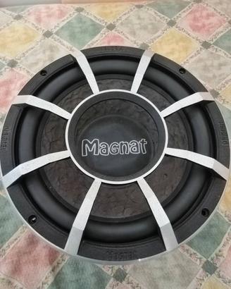 subwoofer magnat da 32CM 