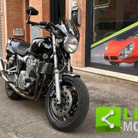 YAMAHA XJR 1300 racer