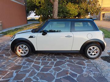mini 1600 d motore psa