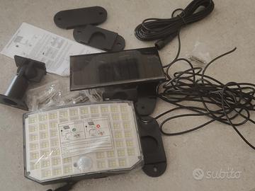 Sensore di Movimento 202 LED 2000mAh Nuovo
2000mAh