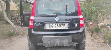 Panda climbing 1.3 MJT 4x4. La macchina è s