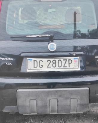 Panda climbing 1.3 MJT 4x4. La macchina è s