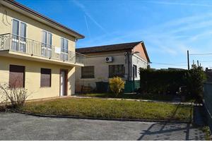 Villa con capannone
