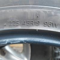 Pneumatici estivi Hankook 225 45 19  96W