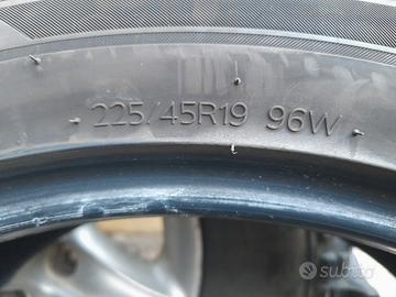 Pneumatici estivi Hankook 225 45 19  96W