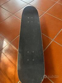 Skateboard nuovo mai usato