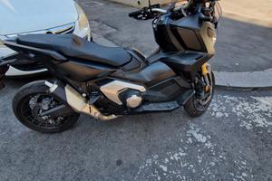 xadv anno 2024  15000 km mai incidentato