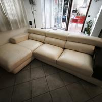 Divano angolare in pelle bianca 