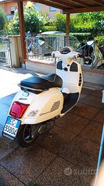 vespa tgS 300 super bianca