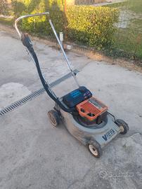 Tagliaerba a trazione molto potente 