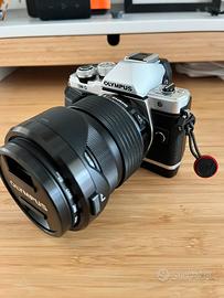 Olympus om-d em10 II con 12-40 e 40-150