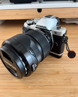 Olympus om-d em10 II con 12-40 e 40-150