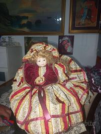 Bambola vintage di porcellana grande con abito sto