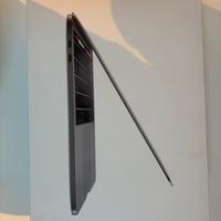MacBook Pro 13 i5 quad core 1.4ghz 128gb SSD 8gb