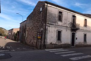 Casa indipendente con giardino