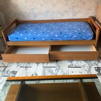 LETTO CON DUE CASSETTI SOTTOSTANTI